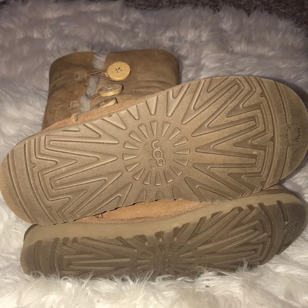 Three Button Chestnut Brown Uggs - image 4